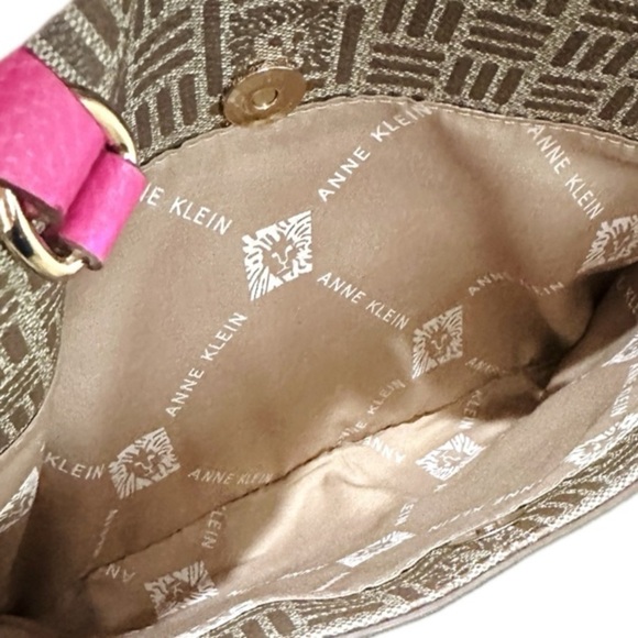 👛🍁 ANNE KLEIN Alex Varsity Tote Bag | Preppy Fall Convertible Tan + Pink, 12”x6” - Picture 4 of 8